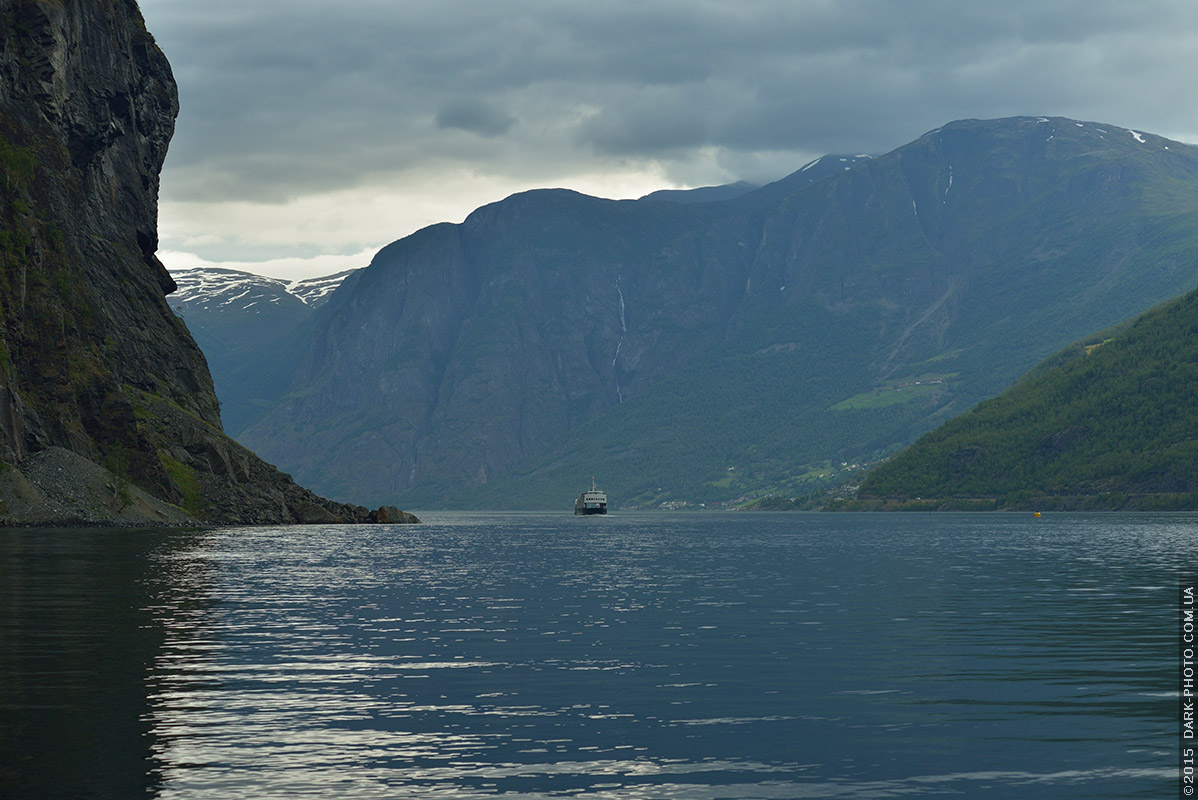 Первый взгляд на Аурландс-фьорд. Флом, Норвегия.